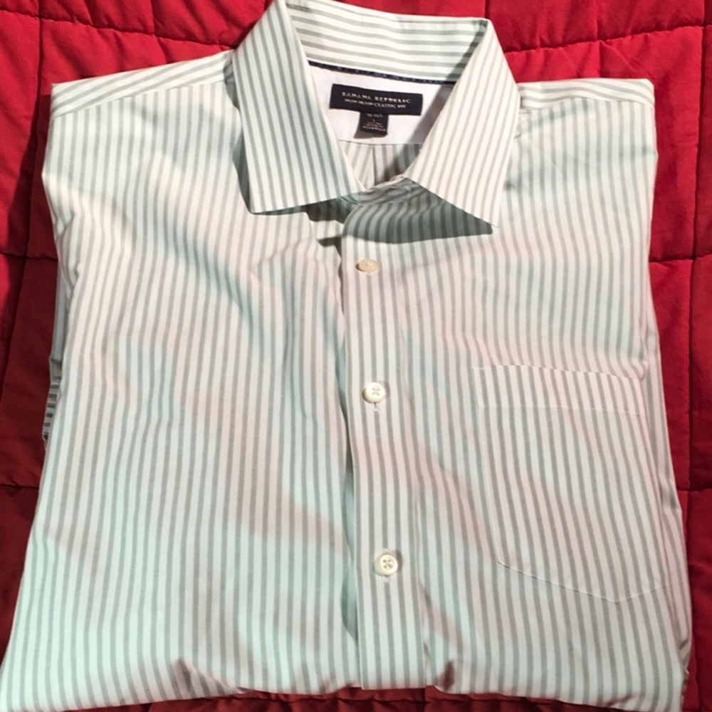 Banana Republic Classic Fit Oxford